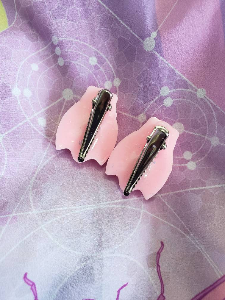 One pair pink cicada clips